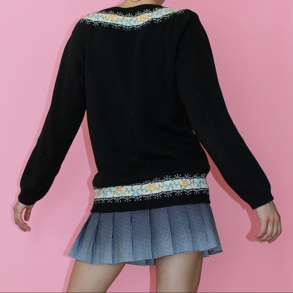 VTG 90s Black/Cream Floral Embroidered Knit Crew Neck Sweater - Medium - Picture 3 of 12